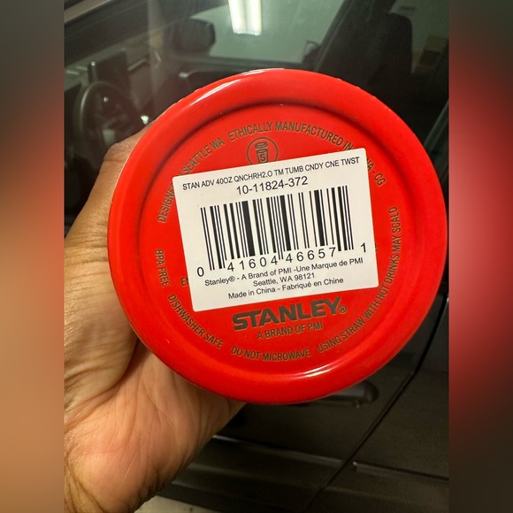 Stanley Candy Cane Twist 40oz Quencher - Picture 13 of 13